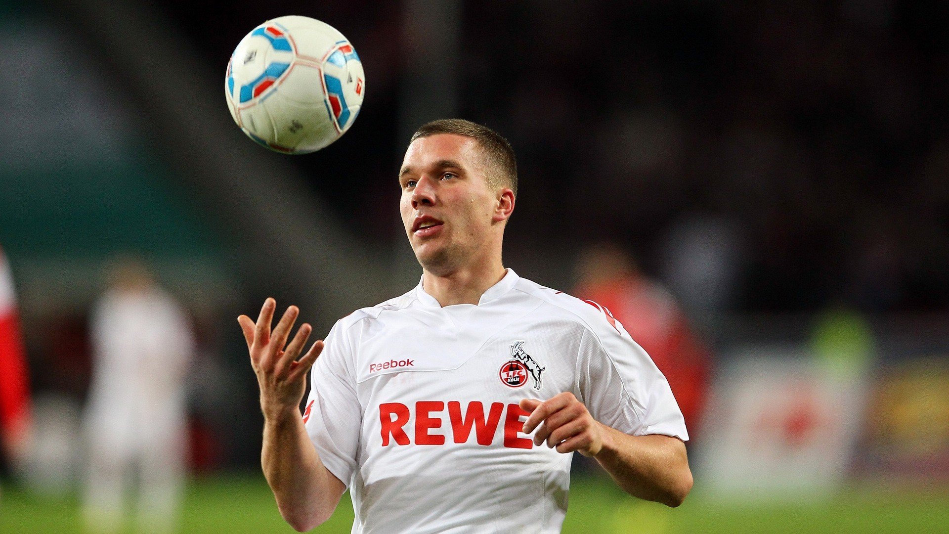 AC米兰征服贝蒂斯，坎特节奏引领红黑军团胜利之路